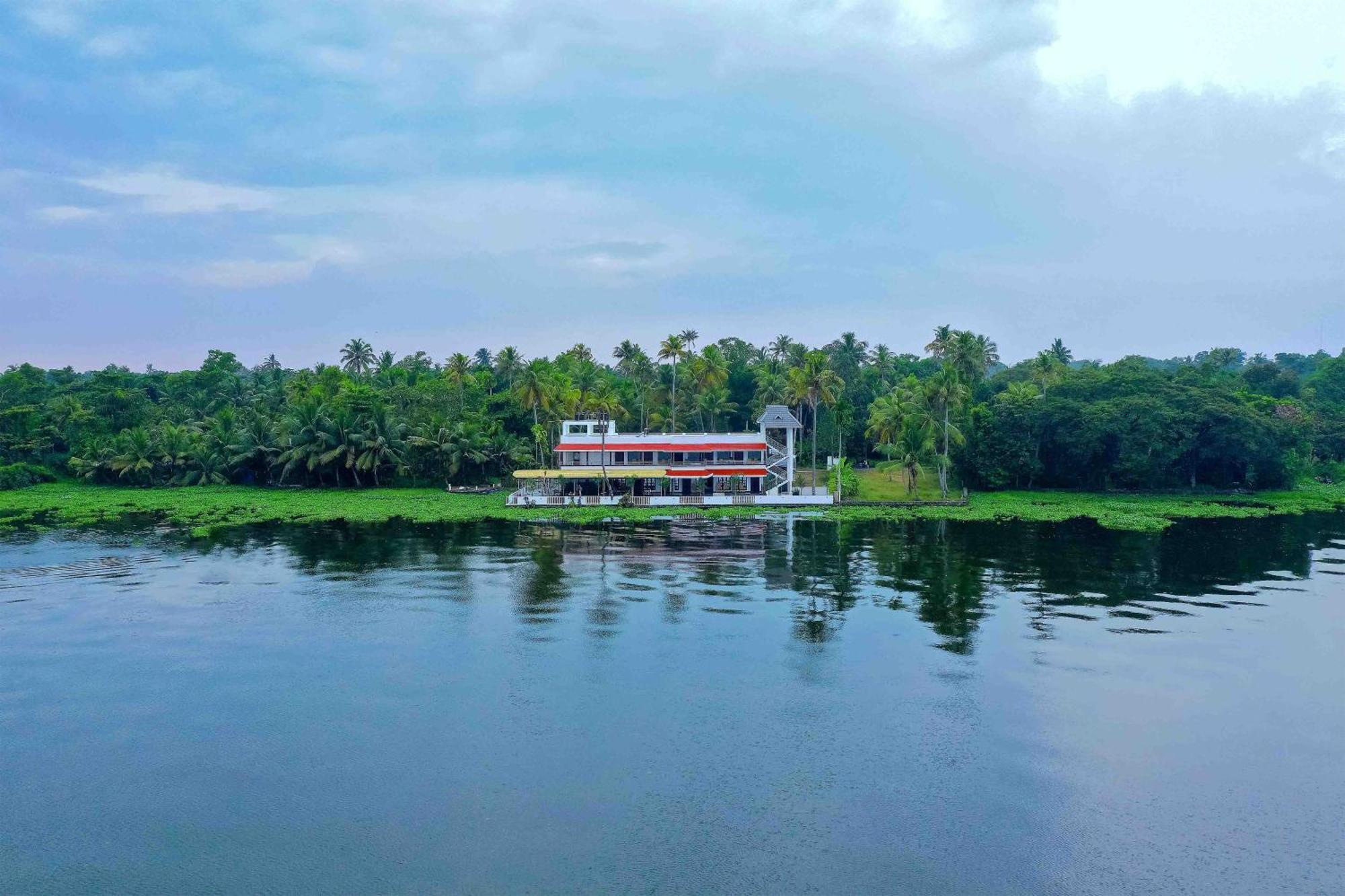 Vembanad Village Backwater Resort Alappuzha Екстериор снимка