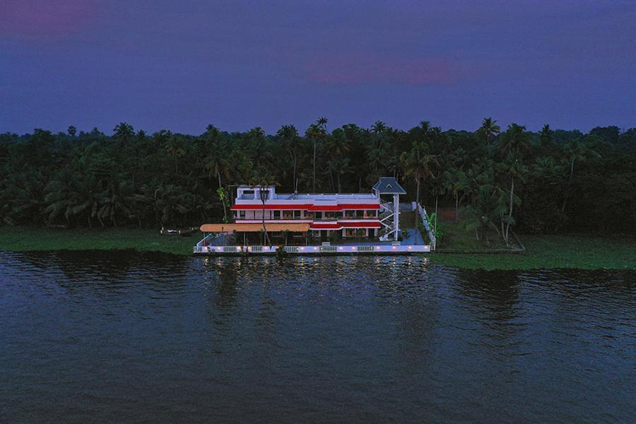 Vembanad Village Backwater Resort Alappuzha Екстериор снимка