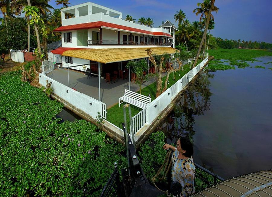 Vembanad Village Backwater Resort Alappuzha Екстериор снимка